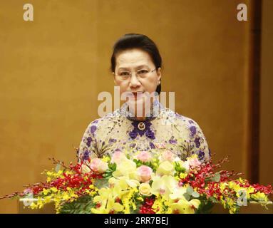 210324 -- HANOÏ, le 24 mars 2021 -- Nguyen Thi Kim Ngan, présidente de l'Assemblée nationale du Vietnam, prononce un discours lors de la séance d'ouverture de la 11e session de la 14e Assemblée nationale du Vietnam à Hanoi, Vietnam, le 24 mars 2021. La 14e Assemblée nationale du Vietnam, la plus haute législature du pays, a ouvert mercredi sa 11e session, la dernière de son mandat, dans la capitale vietnamienne Hanoi avec des changements de personnel clés en vue. Via Xinhua VIETNAM-HANOI-ASSEMBLÉE NATIONALE-SESSION VNA PUBLICATIONxNOTxINxCHN Banque D'Images