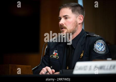 Washington, États-Unis. 06 septembre 2023. Matthew Davies, directeur exécutif, admissibilité et programmes des passagers, Bureau des opérations sur le terrain, Douanes et protection des frontières des États-Unis, comparaît devant un comité sénatorial de la sécurité intérieure et des affaires gouvernementales - sous-comité des opérations gouvernementales et de la gestion des frontières pour examiner après l'arrestation, en mettant l'accent sur le suivi des responsabilités du DHS après le titre 42, dans le Dirksen Senate Office Building à Washington, DC, États-Unis, mercredi 6 septembre, 2023. photo de Rod Lamkey/CNP/ABACAPRESS.COM crédit : Abaca Press/Alamy Live News Banque D'Images