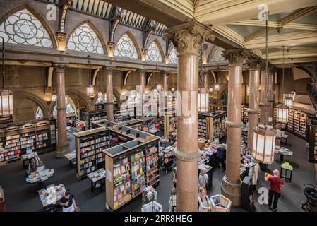 Waterstones,The Wool Exchange, 10 Hustlergate, Bradford BD1 1BL Construit à l'origine comme centre de commerce de la laine au 19e siècle. Banque D'Images