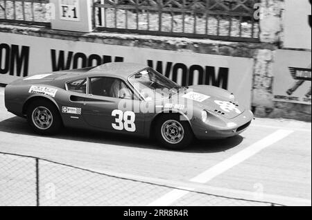 #38 FERRARI DINO 246 GT Gianluigi Verna - Francesco Cosentino Banque D'Images