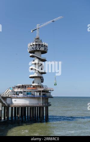 La Haye, Hollande-juillet 26 2023 : Bungy Jump Holland a été fondée en 1991 et est donc l'une des plus anciennes compagnies de saut à l'élastique dans le monde et un Banque D'Images