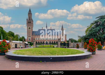 La Haye, Hollande-juillet 26 2023 : vue de la façade du Palais de la paix. Banque D'Images