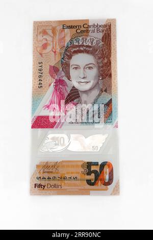 Eastern Caribbean Central Bank Polymer dollars 2019 émission format vertical 50 dollars face opposée montrant la reine Elizabeth II Banque D'Images