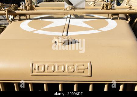 Bordeaux , France - 09 04 2023 : marque logo Dodge et signe avant US Command reconnaissance car WWII Banque D'Images