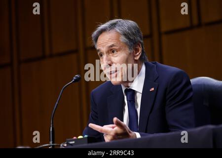 210608 -- WASHINGTON, le 8 juin 2021 -- le secrétaire d'État américain Antony Blinken témoigne devant le comité des relations étrangères du Sénat américain sur l'examen de la demande de budget du département d'État pour l'exercice 2022 à Washington, D.C., aux États-Unis, le 8 juin 2021. Photo de /Xinhua U.S.-WASHINGTON, D.C.-HEARING-BLINKEN TingxShen PUBLICATIONxNOTxINxCHN Banque D'Images