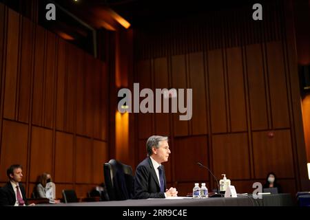 210608 -- WASHINGTON, le 8 juin 2021 -- le secrétaire d'État américain Antony Blinken Front témoigne devant le Comité des relations étrangères du Sénat américain sur l'examen de la demande de budget du Département d'État pour l'exercice 2022 à Washington, D.C., aux États-Unis, le 8 juin 2021. Photo de /Xinhua U.S.-WASHINGTON, D.C.-HEARING-BLINKEN TingxShen PUBLICATIONxNOTxINxCHN Banque D'Images