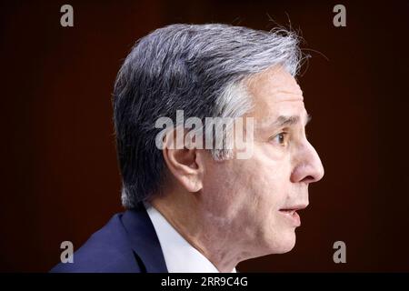 210608 -- WASHINGTON, le 8 juin 2021 -- le secrétaire d'État américain Antony Blinken témoigne devant le comité des relations étrangères du Sénat américain sur l'examen de la demande de budget du département d'État pour l'exercice 2022 à Washington, D.C., aux États-Unis, le 8 juin 2021. Photo de /Xinhua U.S.-WASHINGTON, D.C.-HEARING-BLINKEN TingxShen PUBLICATIONxNOTxINxCHN Banque D'Images