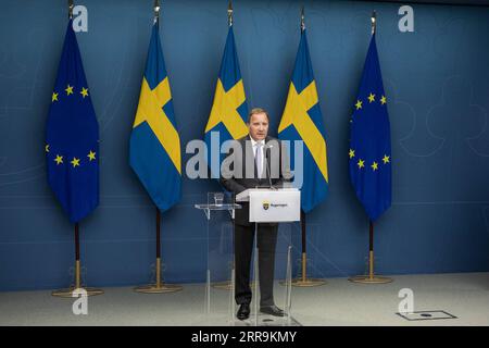 Actualités Themen der Woche KW25 Actualités Bilder des Tages 210621 -- STOCKHOLM, le 21 juin 2021 -- le Premier ministre suédois Stefan Lofven assiste à une conférence de presse après avoir perdu un vote de défiance à Stockholm, en Suède, le 21 juin 2021. Le Premier ministre suédois Stefan Lofven a été évincé lors d'un vote de défiance au Parlement lundi, alors qu'une majorité de députés ont soutenu son départ. /Document via Xinhua SWEDEN-STOCKHOLM-PM-NO-CONFIDENCE VOTE NinnixAndersson/Regeringskansliet PUBLICATIONxNOTxINxCHN Banque D'Images