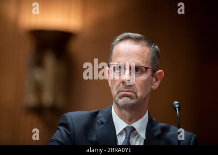 Washington, États-Unis d ' Amérique. 06 septembre 2023. Andrew Davidson, directeur adjoint par intérim, U.S. Citizenship and Immigration Services, comparaît devant un comité sénatorial sur la sécurité intérieure et les affaires gouvernementales - sous-comité sur les opérations gouvernementales et la gestion des frontières pour examiner après arrestation, en mettant l'accent sur le traçage des responsabilités du DHS après le titre 42, dans le bâtiment du bureau du Sénat Dirksen à Washington, DC, mercredi 6 septembre 2023. Crédit : Rod Lamkey/CNP/Sipa USA crédit : SIPA USA/Alamy Live News Banque D'Images