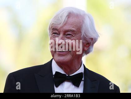 210710 -- CANNES, le 10 juillet 2021 -- le réalisateur Paul Verhoeven arrive pour la projection du film Benedetta à la 74e édition du Festival de Cannes à Cannes, dans le sud de la France, le 9 juillet 2021. FRANCE-CANNES-FESTIVAL-BENEDETTA-PROJECTION GAOXJING PUBLICATIONXNOTXINXCHN Banque D'Images