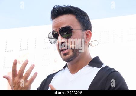 Le chanteur Luis Fonsi assiste à une présentation de sa nouvelle tournée de concerts à l'UMusic Hotel Teatro Albéniz le 07 septembre 2023 à Madrid, Espagne. Banque D'Images