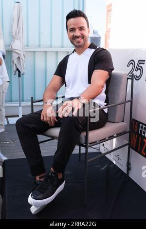 Le chanteur Luis Fonsi assiste à une présentation de sa nouvelle tournée de concerts à l'UMusic Hotel Teatro Albéniz le 07 septembre 2023 à Madrid, Espagne. Banque D'Images