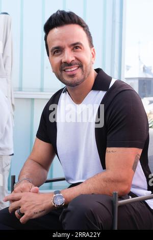 Le chanteur Luis Fonsi assiste à une présentation de sa nouvelle tournée de concerts à l'UMusic Hotel Teatro Albéniz le 07 septembre 2023 à Madrid, Espagne. Banque D'Images