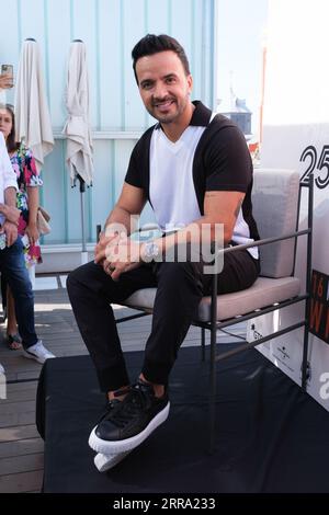 Le chanteur Luis Fonsi assiste à une présentation de sa nouvelle tournée de concerts à l'UMusic Hotel Teatro Albéniz le 07 septembre 2023 à Madrid, Espagne. Banque D'Images