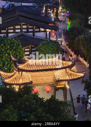 210716 -- FUZHOU, 16 juillet 2021 -- une photo prise le 11 juillet 2021 montre le bloc traditionnel Shangxiahang à Fuzhou, dans la province du Fujian du sud-est de la Chine. Fuzhou est une ville avec une longue histoire culturelle. La 44e session du Comité du patrimoine mondial de l’UNESCO s’ouvrira le 16 juillet à Fuzhou. CHINE-FUZHOU-COMITÉ DU PATRIMOINE MONDIAL-RÉUNION CN WEIXPEIQUAN PUBLICATIONXNOTXINXCHN Banque D'Images