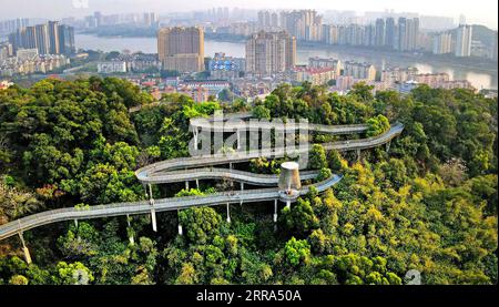 210716 -- FUZHOU, le 16 juillet 2021 -- une photo aérienne prise le 16 mars 2021 montre un passage piéton à Fuzhou, dans la province du Fujian du sud-est de la Chine, Fuzhou est une ville avec une longue histoire culturelle. La 44e session du Comité du patrimoine mondial de l’UNESCO s’ouvrira le 16 juillet à Fuzhou. CHINE-FUZHOU-COMITÉ DU PATRIMOINE MONDIAL-RÉUNION CN WEIXPEIQUAN PUBLICATIONXNOTXINXCHN Banque D'Images