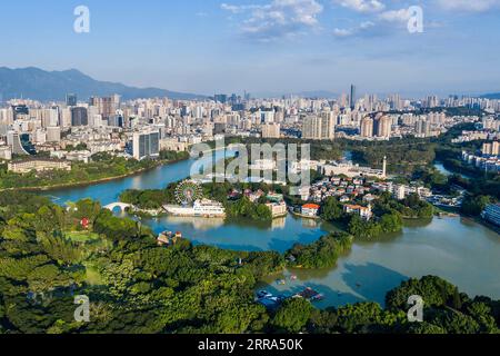 210716 -- FUZHOU, 16 juillet 2021 -- une photo aérienne prise le 8 juillet 2021 montre une vue du parc Zuohai à Fuzhou, dans la province du Fujian du sud-est de la Chine. Fuzhou est une ville avec une longue histoire culturelle. La 44e session du Comité du patrimoine mondial de l’UNESCO s’ouvrira le 16 juillet à Fuzhou. CHINE-FUZHOU-COMITÉ DU PATRIMOINE MONDIAL-RÉUNION CN JIANGXKEHONG PUBLICATIONXNOTXINXCHN Banque D'Images