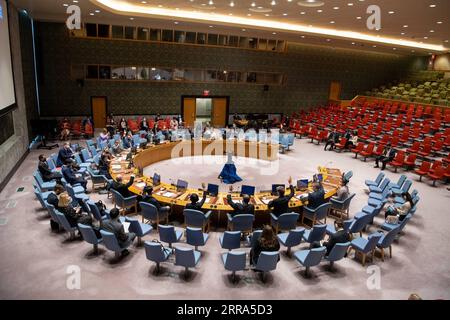 210716 -- NATIONS UNIES, le 16 juillet 2021 -- Une réunion ministérielle du Conseil de sécurité des Nations Unies sur la situation en Libye se tient au siège de l'ONU à New York, aux États-Unis, le 15 juillet 2021. Jan Kubis, envoyé spécial des Nations Unies pour la Libye, a averti le Conseil de sécurité jeudi que des efforts devaient être faits pour éviter que la situation en Libye ne retombe dans le chaos. /Document via Xinhua un-SECURITY COUNCIL-LIBYA-MEETING EskinderxDebebe/UNxPhoto PUBLICATIONxNOTxINxCHN Banque D'Images