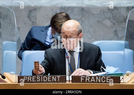 210716 -- NATIONS UNIES, 16 juillet 2021 -- Jean-Yves le Drian, ministre français de l’Europe et des Affaires étrangères et président du Conseil de sécurité pour le mois de juillet, préside la réunion ministérielle du Conseil de sécurité sur la situation en Libye au siège de l’ONU à New York, aux États-Unis, le 15 juillet 2021. Jan Kubis, envoyé spécial des Nations Unies pour la Libye, a averti le Conseil de sécurité jeudi que des efforts devaient être faits pour éviter que la situation en Libye ne retombe dans le chaos. /Document via Xinhua un-SECURITY COUNCIL-LIBYA-MEETING EskinderxDebebe/UNxPhoto PUBLICATIONxNOTxINxCHN Banque D'Images