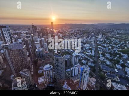 210721 -- BRISBANE, le 21 juillet 2021 -- une photo prise le 4 janvier 2020 montre une vue de Brisbane, en Australie. La ville australienne de Brisbane a remporté le droit d'accueillir les Jeux olympiques d'été de 2032 lors d'un vote lors de la 138e session du CIO du Comité International Olympique le 21 juillet 2021, deux jours avant la cérémonie d'ouverture de Tokyo 2020. SP AUSTRALIE-BRISBANE-HÔTE DES JEUX OLYMPIQUES D'ÉTÉ DE 2032 BAIXXUEFEI PUBLICATIONXNOTXINXCHN Banque D'Images