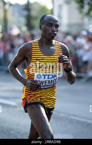 Andrew Rotich Kemoi, de l’Ouganda, en compétition dans le marathon masculin le jour 9 des Championnats du monde d’athlétisme Budapest, le 27 août 2023. Photo par Banque D'Images