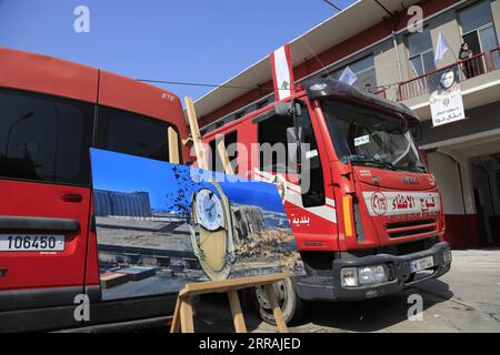 210803 -- BEYROUTH, 3 août 2021 -- Une œuvre d'art photographique est exposée lors d'une exposition de photos marquant le premier anniversaire de l'explosion dévastatrice du port de Beyrouth, au quartier général des pompiers de Beyrouth, au Liban, le 3 août 2021. LIBAN-BEYROUTH-PORT-EXPLOSION-ANNIVERSAIRE-PHOTO SHOW LIUXZONGYA PUBLICATIONXNOTXINXCHN Banque D'Images