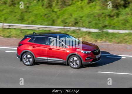 2019 Rouge Vauxhall Grandland X Sri Nav Turbo A 130 Turbo Auto Start/Stop Rouge voiture Hatchback essence 1199 cc Banque D'Images