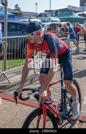 Suffolk, Royaume-Uni. 7 septembre 2023. Luke Rowe après avoir signé au départ de l'étape 5 du Tour of Britain Credit : Jay Farrar/Alamy Live News Banque D'Images