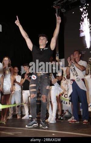 Faits saillants de l'Albenga Fitness Festival 2023 : spectacles de danse dynamique, défilés de jeunes et célébrations de récompenses, capturant l'essence de la forme Banque D'Images