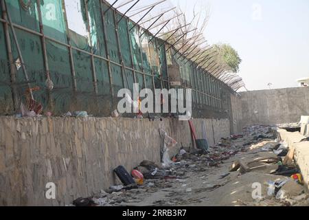 210830 -- KABOUL, 30 août 2021 -- une photo prise le 27 août 2021 montre le site de l'explosion près de l'aéroport de Kaboul en Afghanistan. Photo par /Xinhua Xinhua titres : les survivants des bombardements de l'aéroport afghan disent que des civils ont été tués par des balles américaines SaifurahmanxSafi PUBLICATIONxNOTxINxCHN Banque D'Images