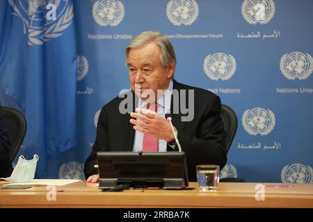 210910 -- NATIONS UNIES, 10 septembre 2021 -- le Secrétaire général des Nations Unies Antonio Guterres s'adresse aux journalistes après le lancement de notre programme commun au siège de l'ONU à New York, le 10 septembre 2021. Guterres a lancé vendredi notre agenda commun, un nouveau rapport historique, exposant sa vision de l’avenir de la coopération mondiale et inaugurant l’ère des Nations Unies 2,0, caractérisée par le multilatéralisme avec des dents. SECRÉTAIRE GÉNÉRAL DE L'ONU-NOTRE AGENDA COMMUN-LANCEMENT XIEXE PUBLICATIONXNOTXINXCHN Banque D'Images