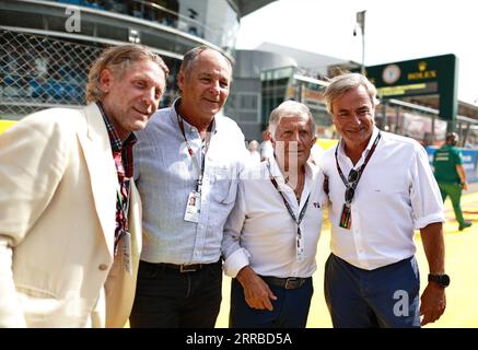 MONZA, Italie, 3. Septembre 2023 ; (G-D) Lapo ELKANN, industriel italien né à New York, ancien directeur marketing et héritier du constructeur automobile Fiat. Gerhard BERGER, ancien pilote de F1 chez Ferrari, ATS, Benetton F1, Giacomo AGOSTINI est un pilote de moto de Grand Prix italien. Surnommé Ago, il a amassé 122 victoires en Grand Prix et 15 titres de Championnats du monde. Carlos SAINZ Senior, Cenamor, pilote de rallye espagnol. Il remporte le titre de pilote du Championnat du monde des rallyes avec Toyota en 1990 et 1992, et termine finaliste quatre fois. Les champions du monde des constructeurs à avoir bénéficié de Sainz sont Subar Banque D'Images
