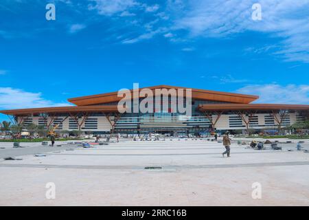 211012 -- KUNMING/VIENTIANE, 12 octobre 2021 -- une photo prise le 6 octobre 2021 montre une vue extérieure de la gare de Vientiane à Vientiane, au Laos. /Document via Xinhua Xinhua titres : liaisons ferroviaires Chine et Laos, découpage de nouveaux int l passage CRCG PUBLICATIONxNOTxINxCHN Banque D'Images