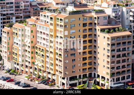 Monte Carlo, Monaco - août 2022 : détail du bâtiment résidentiel Real estete de luxe Banque D'Images