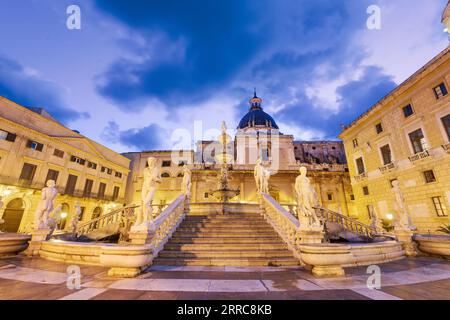 Palerme, Sicile, Italie à Piazza Pretoria. Banque D'Images
