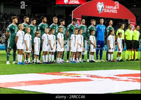 L'Irlande du Nord s'aligne avant le match de qualification de l'UEFA Euro 2024 du Groupe H au Stozice Stadium, à Ljubljana. Date de la photo : jeudi 7 septembre 2023. Banque D'Images