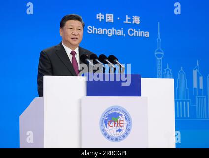 211106 -- BEIJING, le 6 novembre 2021 -- Xi Jinping prononce un discours liminaire lors de la cérémonie d'ouverture de la première China International Import Expo à Shanghai, dans l'est de la Chine, le 5 novembre 2018. POUR ALLER AVEC profil : Xi Jinping, l'homme qui dirige CPC sur le nouveau voyage CHINE-XI JINPING-CPC-NOUVEAU VOYAGE CN LixXueren PUBLICATIONxNOTxINxCHN Banque D'Images