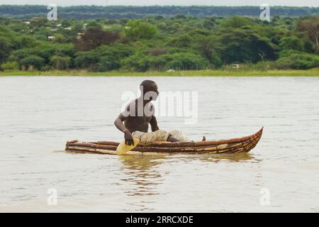 Les pêcheurs dans leurs bateaux sur le lac Baringo, au Kenya, l'Afrique Banque D'Images