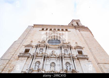 La cathédrale de Gérone, également connue sous le nom de cathédrale Sainte-Marie de Gérone, est une église catholique romaine située à Gérone, en Catalogne, en Espagne. Banque D'Images