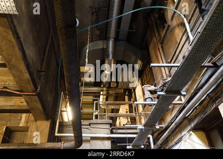 Le plafond d'un couloir de service lors d'une visite de Hidden London : Baker Street Banque D'Images