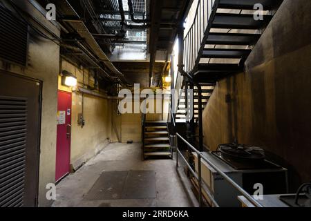 Un couloir de service lors d'une visite de Hidden London : Baker Street Banque D'Images