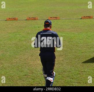 Le joueur de cricket du Sri Lanka Dinesh Chandimal. Sur les pittoresques terrains de cricket de l'Army Ordinance. Dombagoda. Sri Lanka. RickyxSimms PUBLICATIONxNOTxINxCHN Banque D'Images