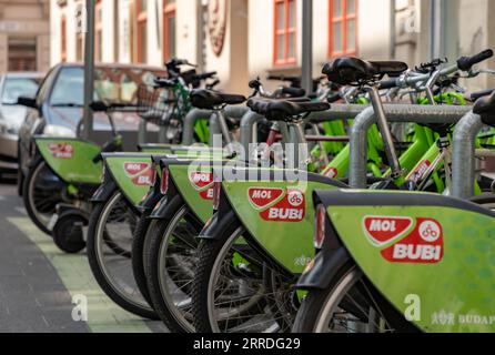 Une photo de plusieurs vélos MOL Bubi à Budapest. Banque D'Images