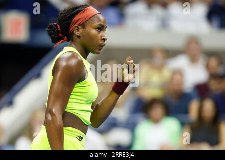 New York, États-Unis, 7e. Septembre 2023. La joueuse de tennis américaine Coco Gauff célèbre lors du tournoi US Open au Centre national de tennis Billie Jean King le jeudi 07.09.2022. © Juergen Hasenkopf / Alamy Live News Banque D'Images