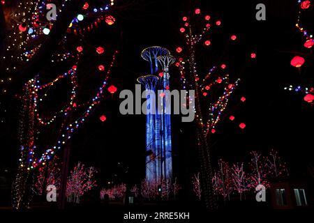 220129 -- BEIJING, le 29 janvier 2022 -- une photo prise le 29 janvier 2022 montre un spectacle de lumières à la Tour olympique de Beijing, capitale de la Chine. BEIJING 2022CHINA-BEIJING-OLYMPIC TOWER-LIGHT SHOW CN DINGXXU PUBLICATIONXNOTXINXCHN Banque D'Images