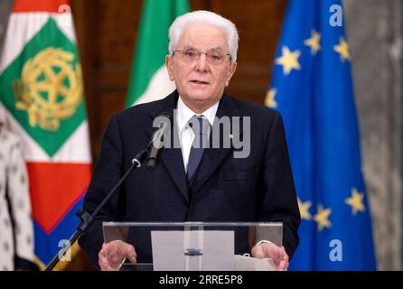 220129 -- ROME, le 29 janvier 2022 -- le président italien Sergio Mattarella fait une déclaration après avoir reçu l'avis officiel de sa réélection au palais présidentiel Quirinal à Rome, Italie, le 29 janvier 2022. Le président italien Sergio Mattarella a été élu pour un second mandat, a annoncé samedi soir le président de la Chambre basse Roberto Fico, après que le Parlement se soit réuni en session conjointe et ait conclu son huitième tour de scrutin. Str/Xinhua ITALIE-ROME-SERGIO MATTARELLA-PRÉSIDENT-RÉÉLECTION DE Stringer PUBLICATIONxNOTxINxCHN Banque D'Images