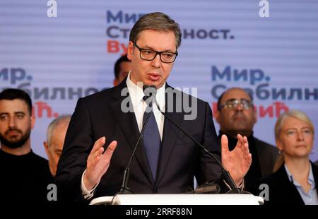 220403 -- BELGRADE, le 3 avril 2022 -- le président serbe Aleksandar Vucic Front prend la parole lors d'une conférence de presse au siège du Parti progressiste serbe SNS à Belgrade, Serbie, le 3 avril 2022. Vucic a déclaré sa victoire convaincante dimanche au premier tour des élections présidentielles, assurant un nouveau mandat de cinq ans. Photo de /Xinhua SERBIE-BELGRADE-ELECTIONS-VUCIC-VICTORY-DECLARATION PredragxMilosavljevic PUBLICATIONxNOTxINxCHN Banque D'Images