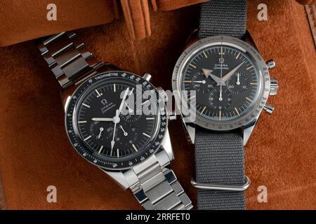 Modèles Omega Speedmaster de calibre 321 Banque D'Images