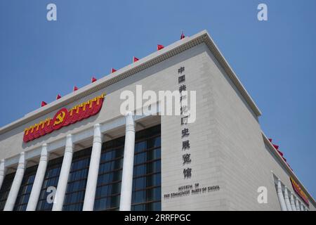 220423 -- PÉKIN, le 23 avril 2022 -- une photo prise le 22 juin 2021 montre une vue extérieure du Musée du Parti communiste de Chine à Pékin, capitale de la Chine. Xinhua Headlines : Comment le CPC élit les délégués au prochain congrès du Parti JuxHuanzong PUBLICATIONxNOTxINxCHN Banque D'Images