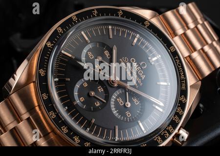 Omega Speedmaster en Sedna Gold Banque D'Images